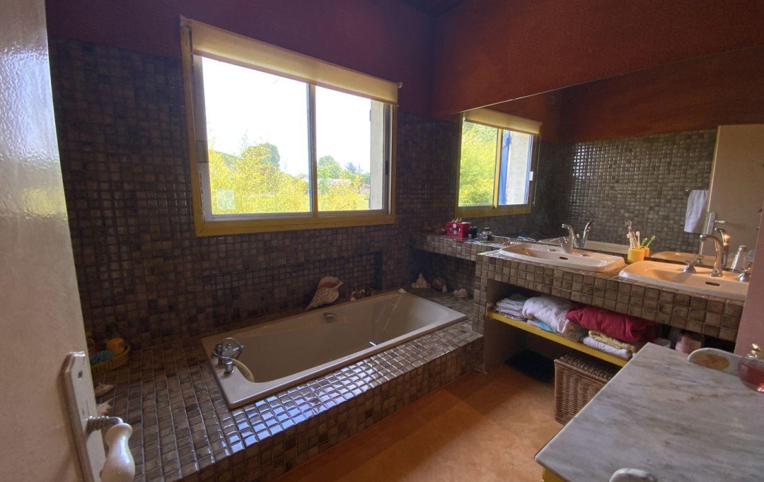 NITESCENCE : Maison / Villa | CAHORS (46000) | 282 m2 | 220 000 € 