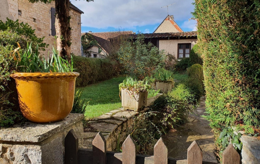 NITESCENCE : Maison / Villa | MONTFAUCON (46240) | 175 m2 | 165 000 € 