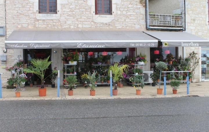 Local commercial LABASTIDE-MURAT 110 m2 29 000 € Local commercial LABASTIDE-MURAT 110 m2 29 000 €
