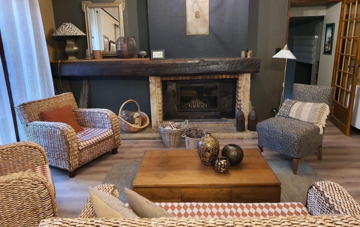 Maison de village MONTFAUCON 160 m2 254 000 € Maison de village MONTFAUCON 160 m2 254 000 €